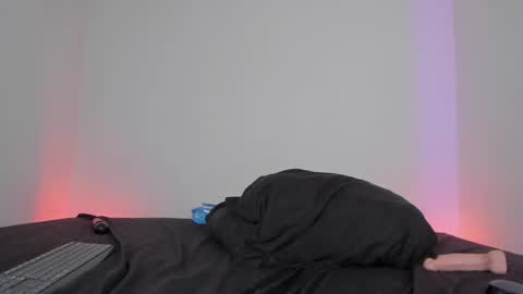 Lola online show from 01-05-25, 02:06