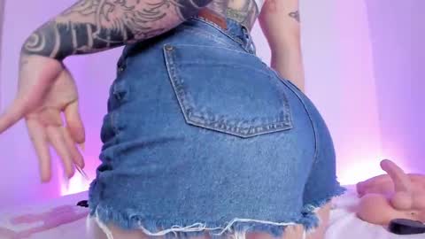 Lola online show from 02-13-25, 07:42