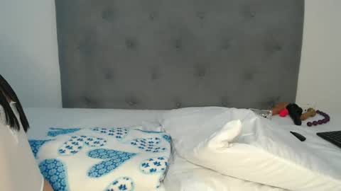 Lola online show from 02-14-25, 09:53