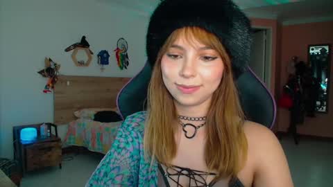 Lola doll online show from 10-08-25, 07:55