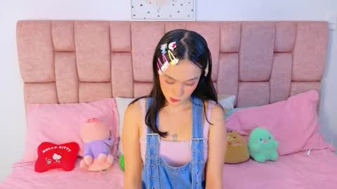 Lola online show from 11-28-25, 07:27