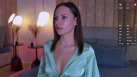 Snapshot of lolla_spencer chatting on 11-06-25, 04:41 Lolla online show from 11-06-25, 04:41