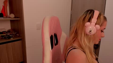 Lolly  online show from 02-15-25, 02:58