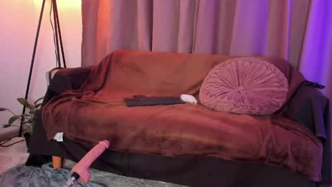 Snapshot of lolly_js_ chatting on 05-16-26, 02:52 Lolly online show from 05-16-26, 02:52