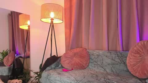 Snapshot of lolly_js_ chatting on 05-27-26, 01:46 Lolly online show from 05-27-26, 01:46