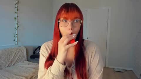 Snapshot of lollyjennys chatting on 07-21-26, 01:08 Jully online show from 07-21-26, 01:08