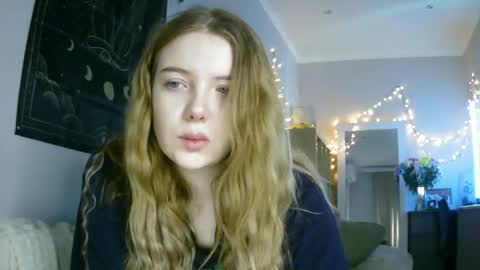 Snapshot of lollylol11 chatting on 12-14-24, 03:36 Lilly online show from 12-14-24, 03:36