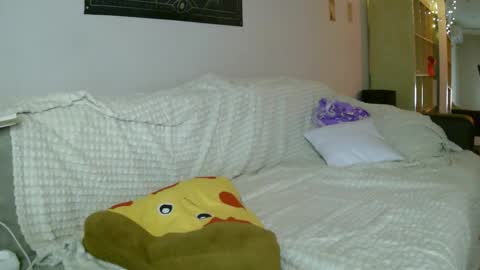 Snapshot of lollylol11 chatting on 12-24-24, 05:23 Lilly online show from 12-24-24, 05:23