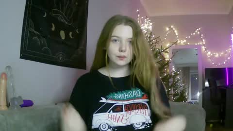 Snapshot of lollylol11 chatting on 01-09-25, 07:50 Lilly online show from 01-09-25, 07:50