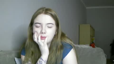 Snapshot of lollylol11 chatting on 01-29-25, 07:53 Lilly online show from 01-29-25, 07:53