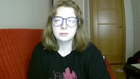 Snapshot of lollylol11 chatting on 02-03-25, 01:08 Lilly online show from 02-03-25, 01:08