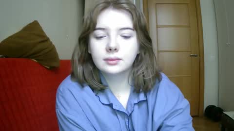 Snapshot of lollylol11 chatting on 02-05-25, 11:02 Lilly online show from 02-05-25, 11:02