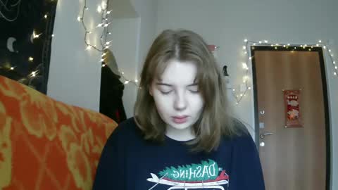 Snapshot of lollylol11 chatting on 02-14-25, 11:53 Lilly online show from 02-14-25, 11:53