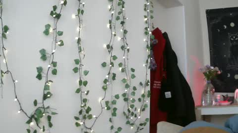 Snapshot of lollylol11 chatting on 03-09-25, 11:25 Lilly online show from 03-09-25, 11:25