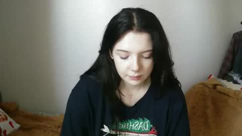 Snapshot of lollylol11 chatting on 09-14-25, 10:03 Lilly online show from 09-14-25, 10:03