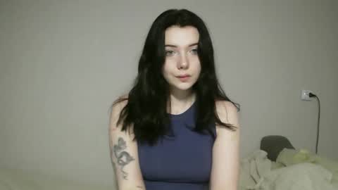 Snapshot of lollylol11 chatting on 11-05-25, 01:55 Lilly online show from 11-05-25, 01:55