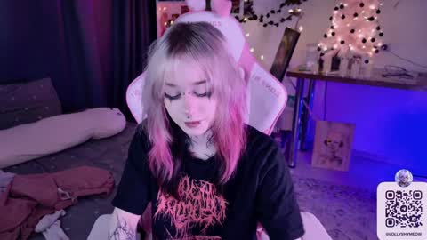 Lolly   online show from 12-22-24, 11:41