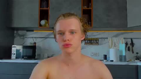 Snapshot of lolnoillimsary chatting on 06-29-26, 01:11 Nelis online show from 06-29-26, 01:11
