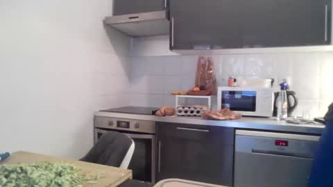 Snapshot of lolo3064 chatting on 10-19-25, 10:49 lolo3064 online show from 10-19-25, 10:49