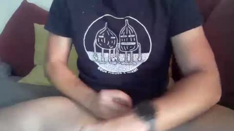 Snapshot of lolo3064 chatting on 10-26-25, 01:06 lolo3064 online show from 10-26-25, 01:06