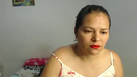 Snapshot of lolyta_mature1 chatting on 05-15-26, 04:14 Lolyta mature1 online show from 05-15-26, 04:14