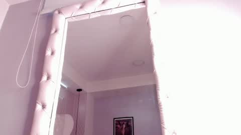 Snapshot of lolyyuno chatting on 01-12-25, 12:01 Loly online show from 01-12-25, 12:01
