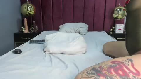 Snapshot of lolyyuno chatting on 03-06-25, 03:02 Loly online show from 03-06-25, 03:02