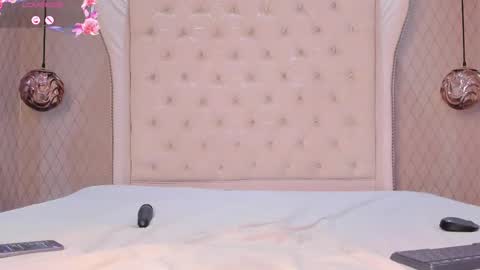 Snapshot of lolyyuno chatting on 09-12-25, 01:06 Loly online show from 09-12-25, 01:06