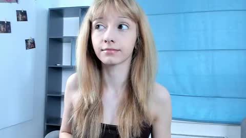 Snapshot of lonadejonge chatting on 05-25-26, 09:26 Sane online show from 05-25-26, 09:26