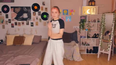 Lona online show from 02-11-26, 06:57