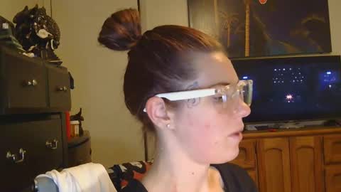 london lovesss online show from 09-27-25, 05:01