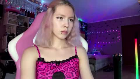 Snapshot of lone1y_bunny chatting on 07-26-26, 03:19 lone1y_bunny online show from 07-26-26, 03:19