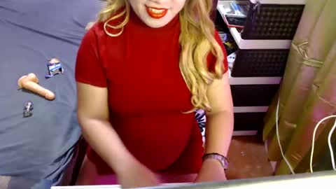 Snapshot of lonelysofia69 chatting on 07-10-26, 05:04 if you want to see my face take me private online show from 07-10-26, 05:04