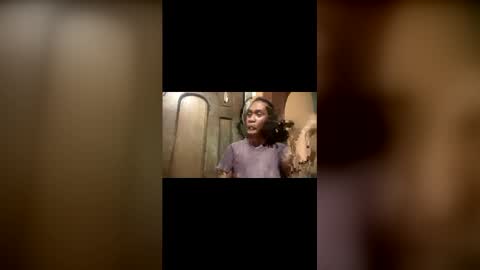 lonelysofia6969 online show from 05-31-26, 12:01