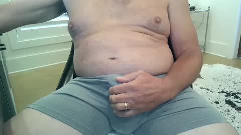 Snapshot of lonelytraveler69_ chatting on 09-09-25, 03:33 JustaGuyinMS online show from 09-09-25, 03:33