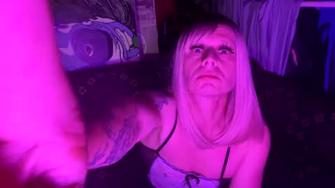 longbeachcd69 online show from 01-02-25, 12:03