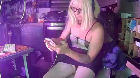 longbeachcd69 online show from 10-15-25, 08:25