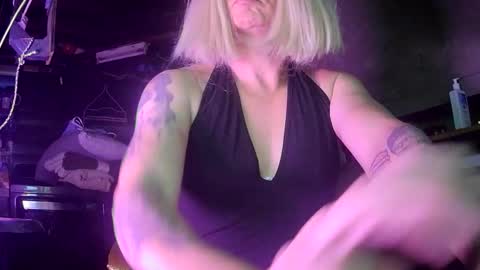 longbeachcd69 online show from 11-30-25, 12:31