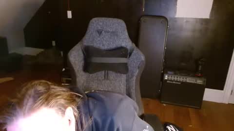 Snapshot of longhair021 chatting on 12-31-24, 01:36 longhair online show from 12-31-24, 01:36