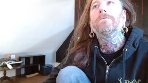 Snapshot of longhair021 chatting on 01-08-25, 06:31 longhair online show from 01-08-25, 06:31