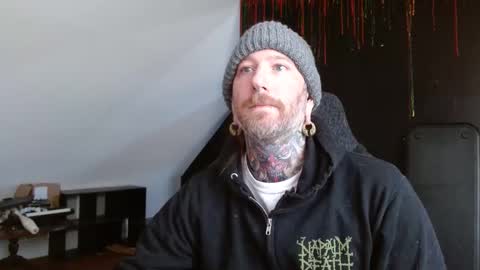 Snapshot of longhair021 chatting on 01-15-25, 05:15 longhair online show from 01-15-25, 05:15