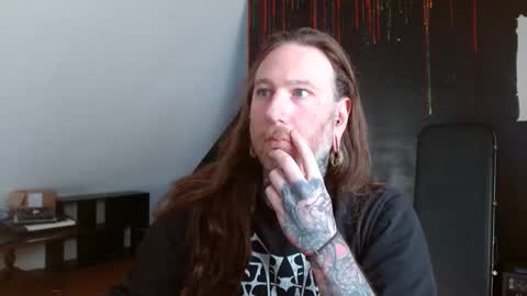 Snapshot of longhair021 chatting on 02-26-25, 04:03 longhair online show from 02-26-25, 04:03