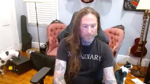 Snapshot of longhair021 chatting on 09-08-25, 03:44 longhair online show from 09-08-25, 03:44