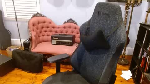 Snapshot of longhair021 chatting on 09-14-25, 11:59 longhair online show from 09-14-25, 11:59