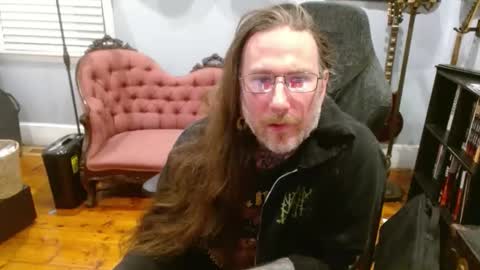 Snapshot of longhair021 chatting on 09-21-25, 02:24 longhair online show from 09-21-25, 02:24