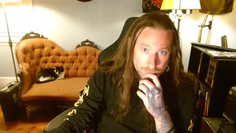 Snapshot of longhair021 chatting on 09-22-25, 03:52 longhair online show from 09-22-25, 03:52