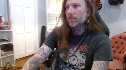 Snapshot of longhair021 chatting on 09-29-25, 06:02 longhair online show from 09-29-25, 06:02