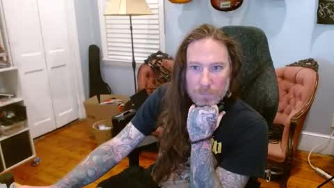 Snapshot of longhair021 chatting on 10-07-25, 05:21 longhair online show from 10-07-25, 05:21