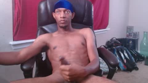 Snapshot of longknoxsteel chatting on 10-27-25, 04:27 LongKnoxSteel online show from 10-27-25, 04:27