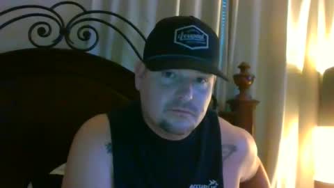 Snapshot of longlastingviking chatting on 11-17-25, 10:04 longlastingviking online show from 11-17-25, 10:04